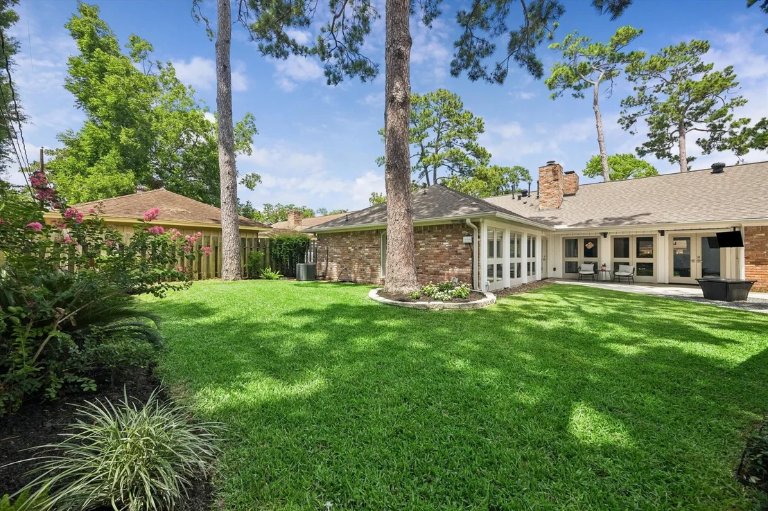 Photo of 4615 Golf Drive