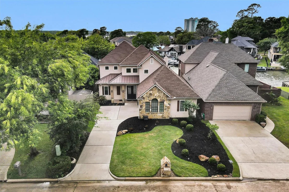 Photo of 3347 Torrey Pines Drive