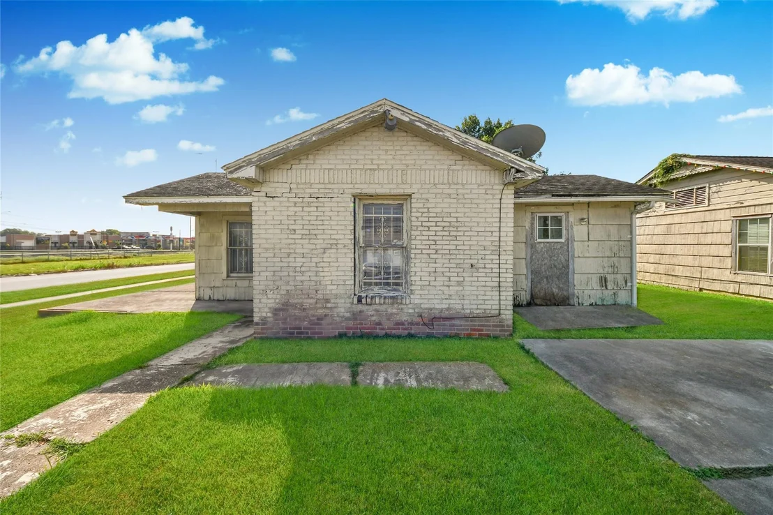Photo of 8470 Wier Drive