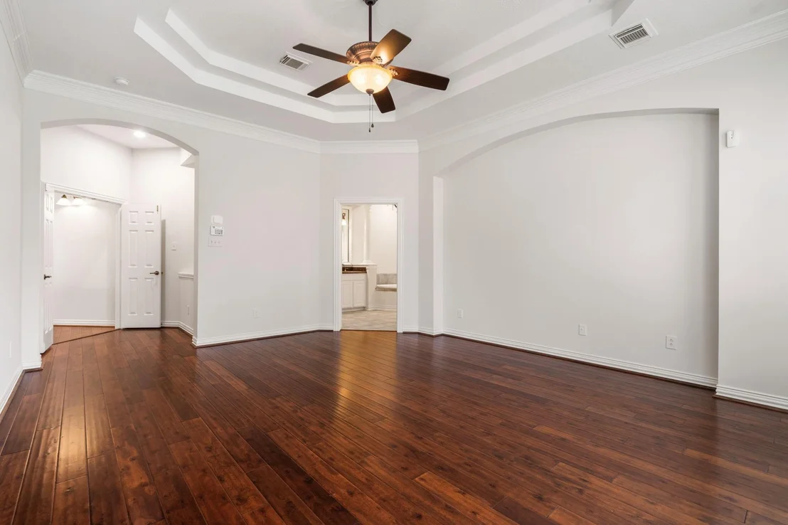 Photo of 187 E Lansdowne Circle