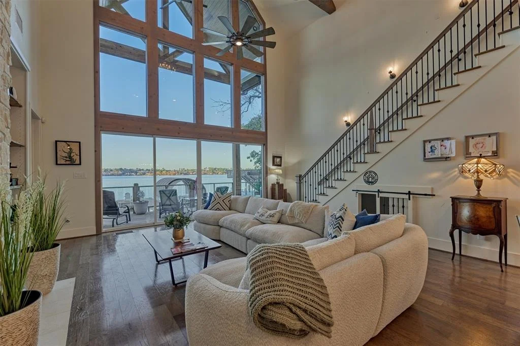 Photo of 925 Paradise Lane