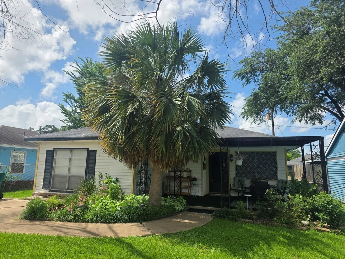 Photo of 3203 Washington Street