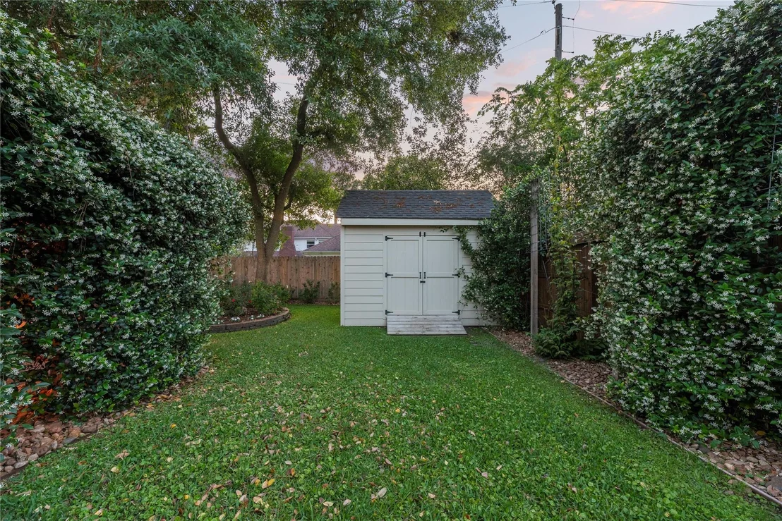 Photo of 2933 E Elm Circle