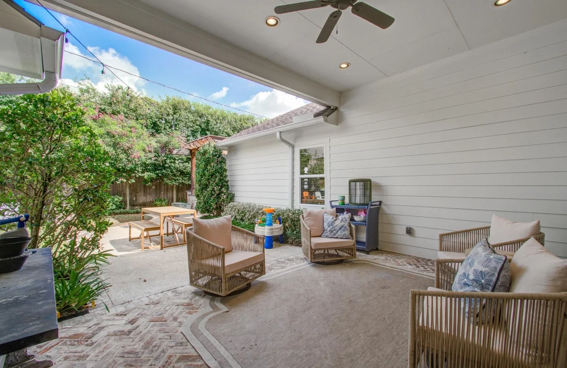 Photo of 1722 Chippendale Road