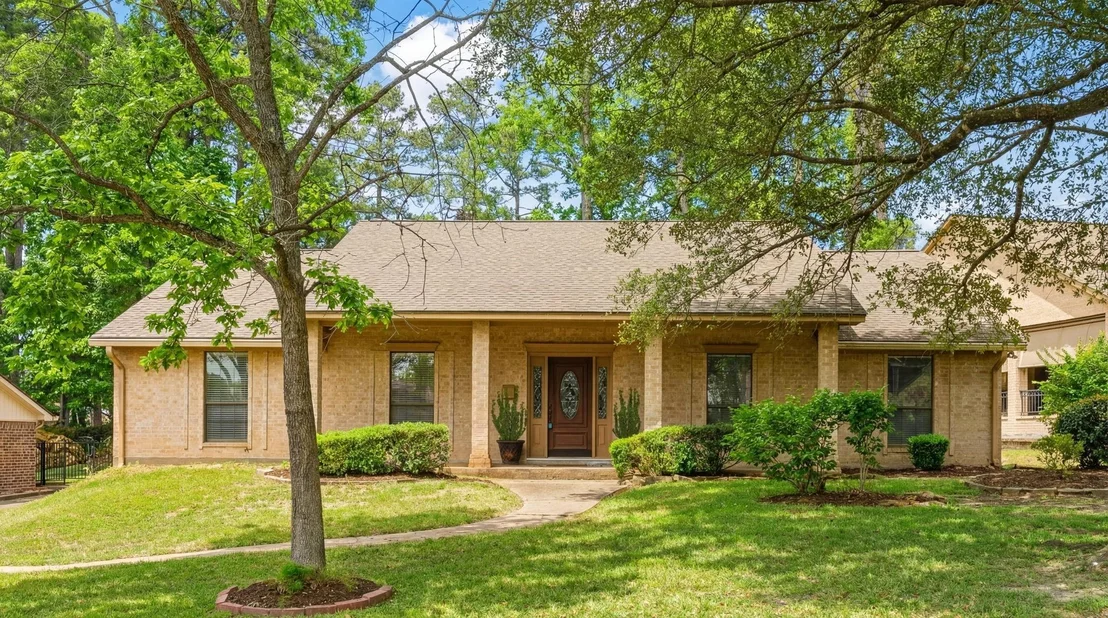 Photo of 105 Greenbriar Drive
