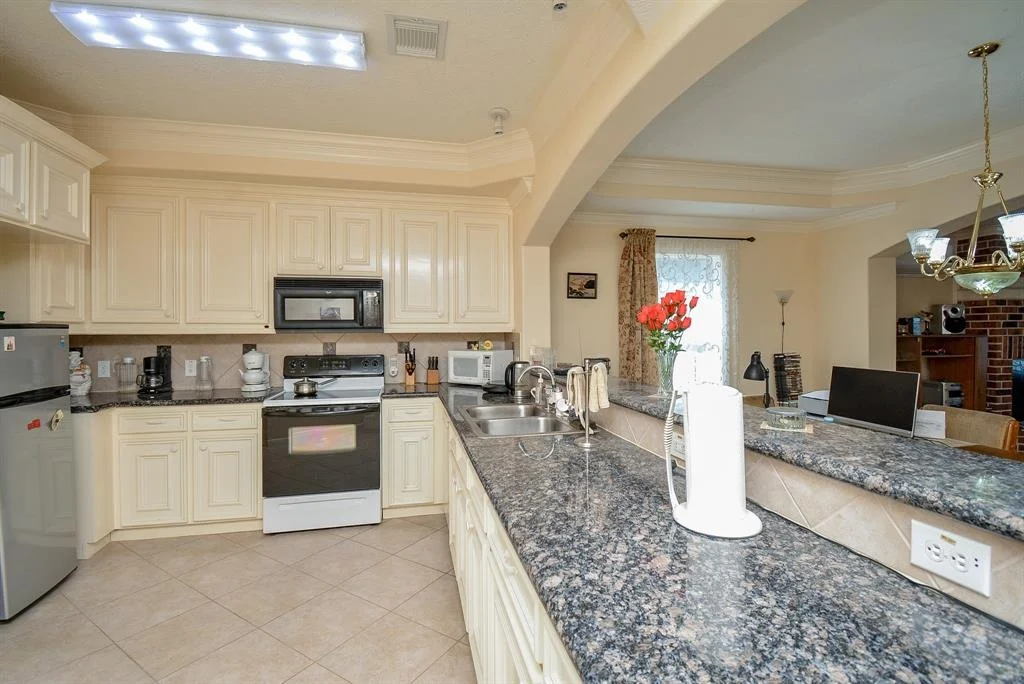 Photo of 6650 Roberson Street