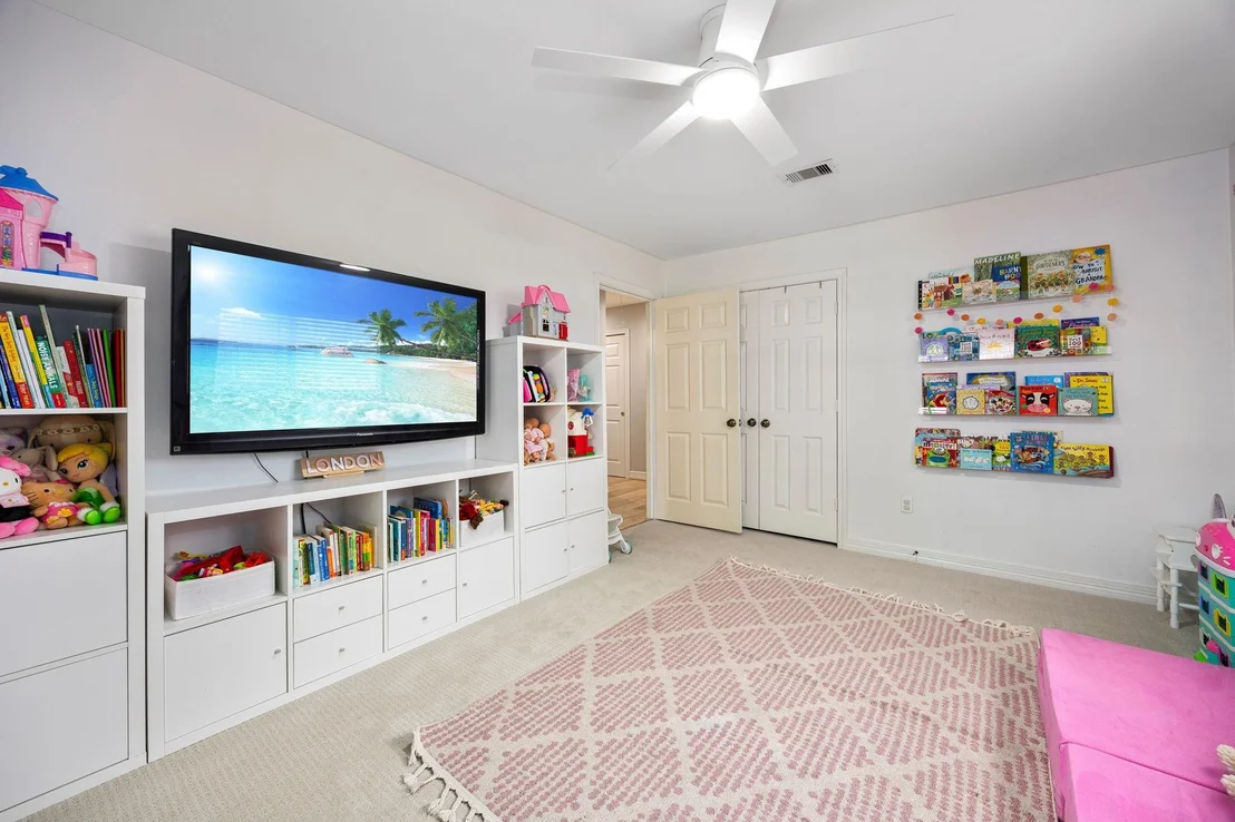 Photo of 823 Pinesap Drive