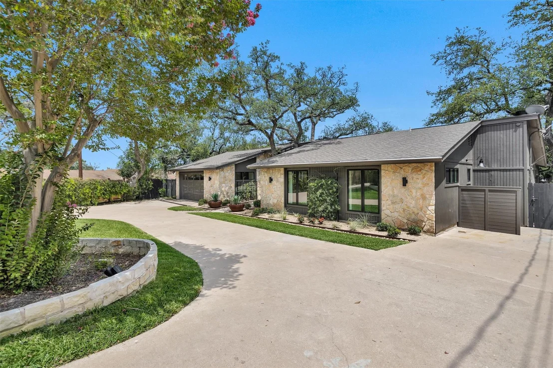 Photo of 3004 Patio Circle