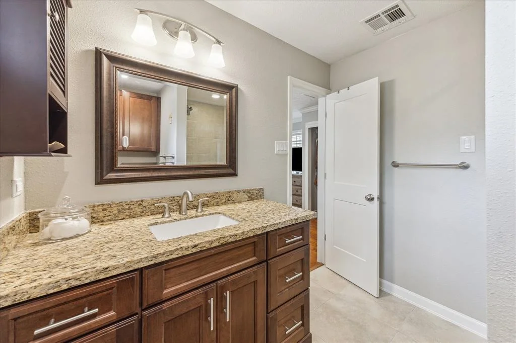 Photo of 1007 Waltway Drive