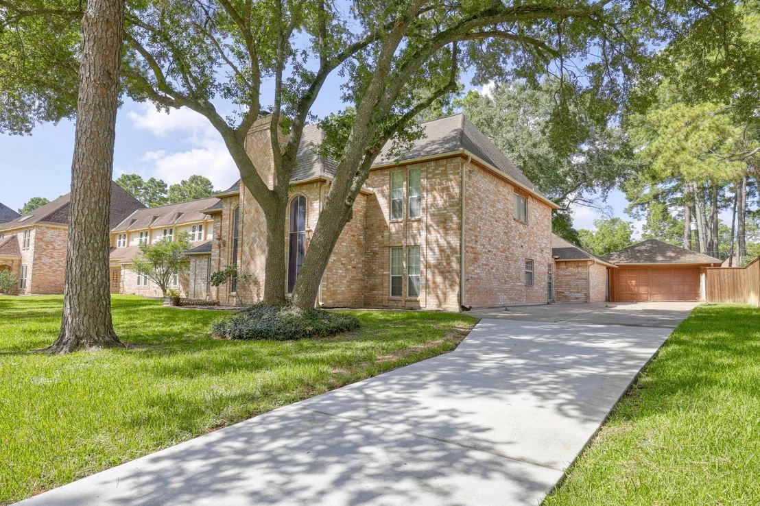 Photo of 17811 Running Brook Lane