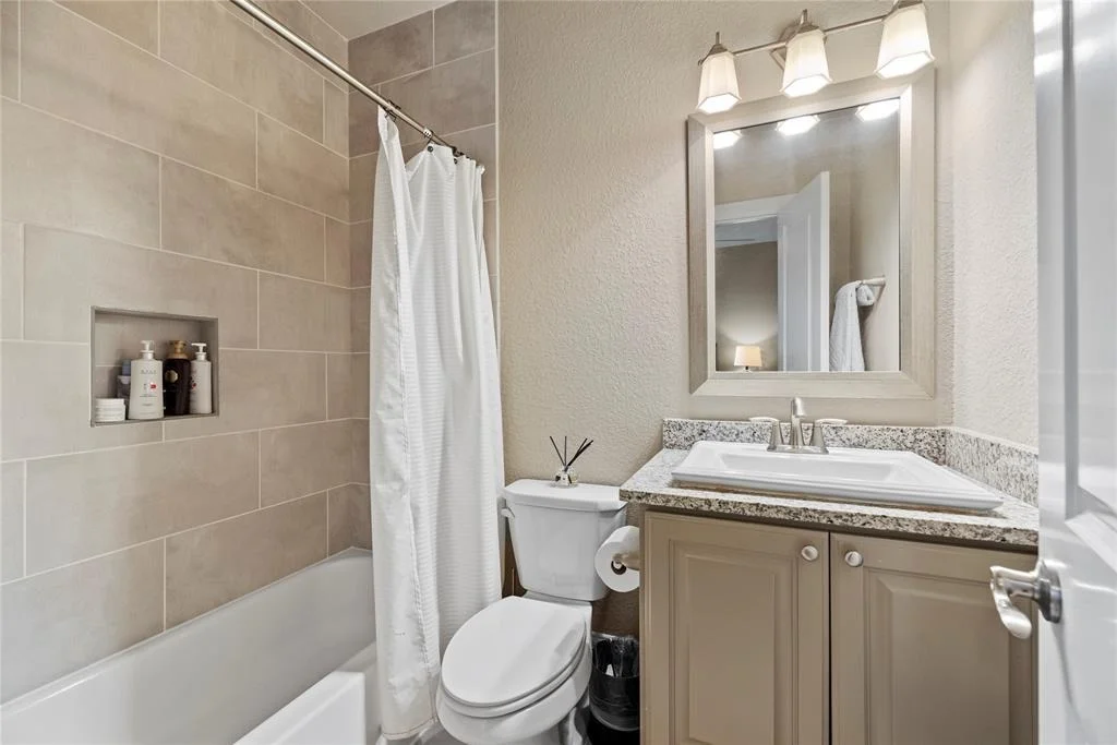 Photo of 1502 Hillendahl Boulevard