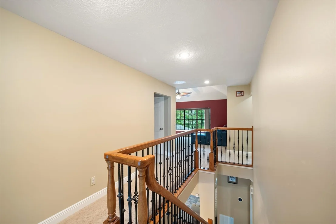 Photo of 84 E Stony End Place