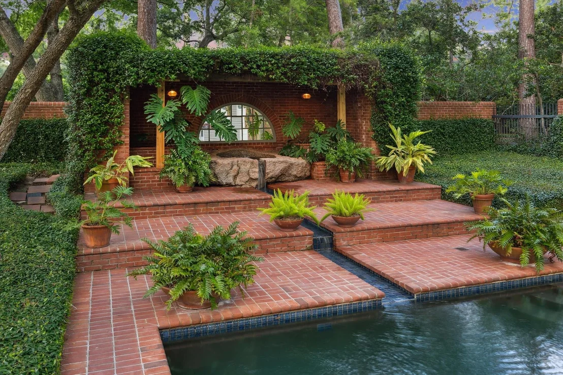Photo of 3971 Inverness Drive