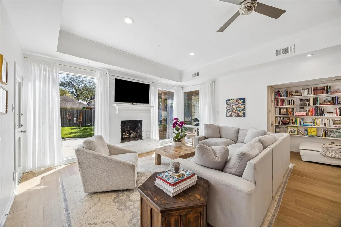 Photo of 2107 Ashgrove Drive