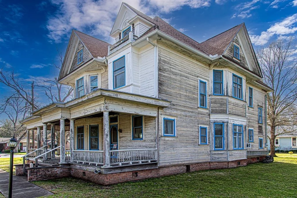 Photo of 406 7th Street