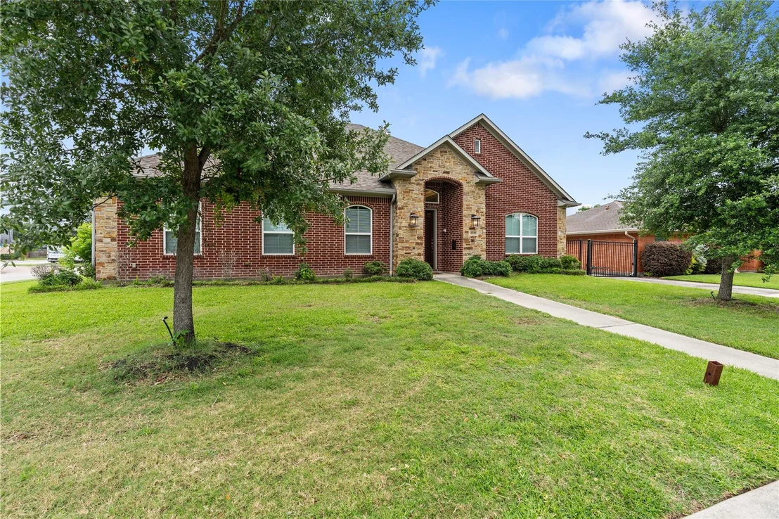 Photo of 2329 Willowby Drive