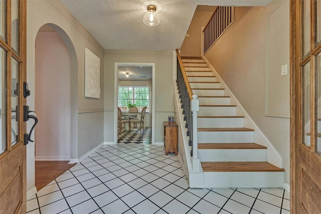 Photo of 23814 Creekview Drive
