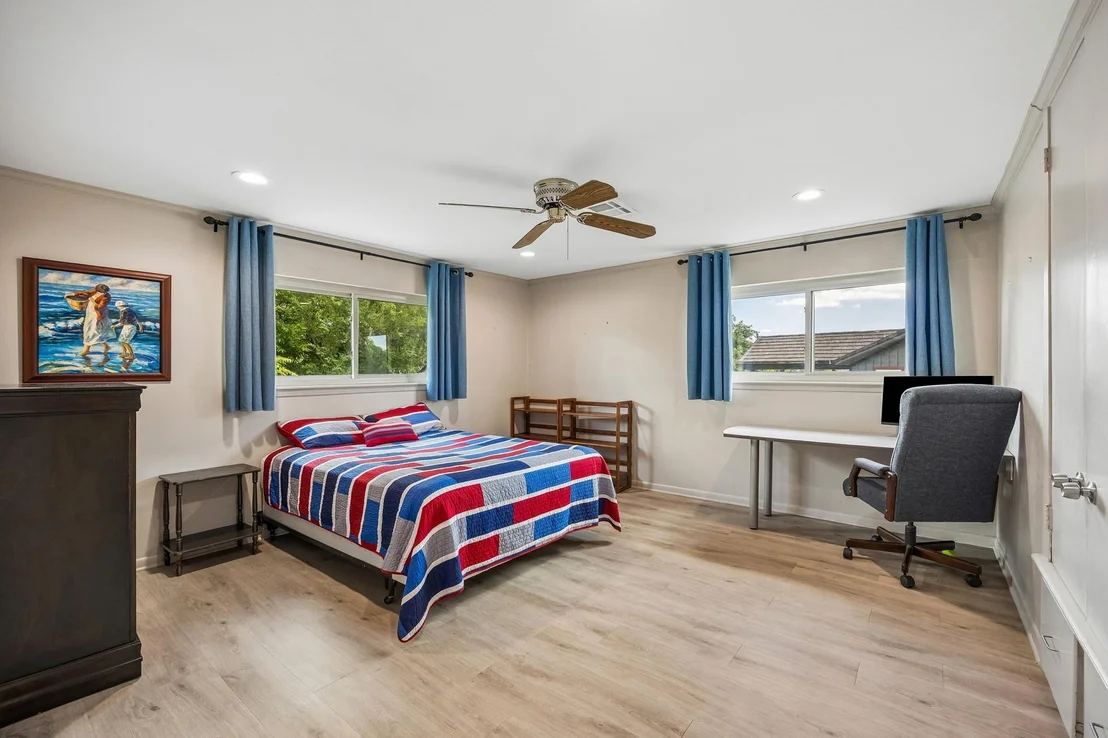 Photo of 9703 Oasis Drive