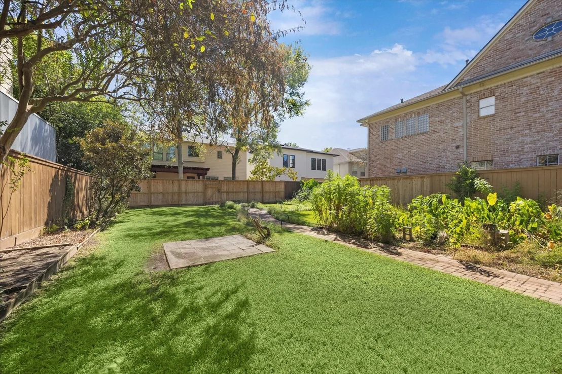 Photo of 4107 Sunset Boulevard