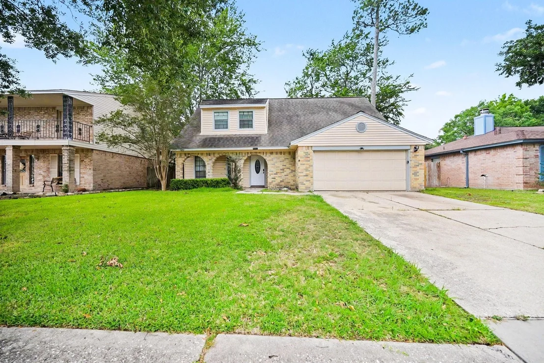 Photo of 18511 Sweetmeadow Drive