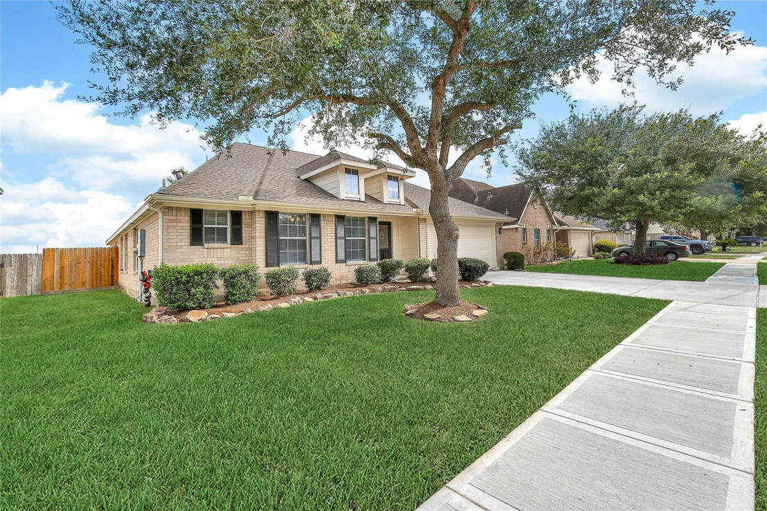 Photo of 6403 Larrycrest Drive
