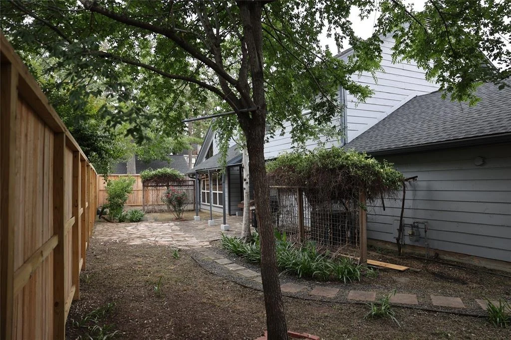 Photo of 1035 Wirt Road