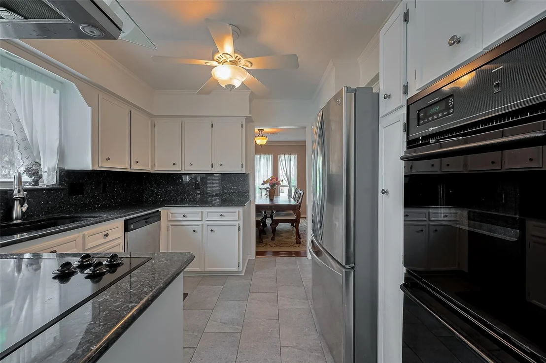 Photo of 14626 Ravenhurst Lane