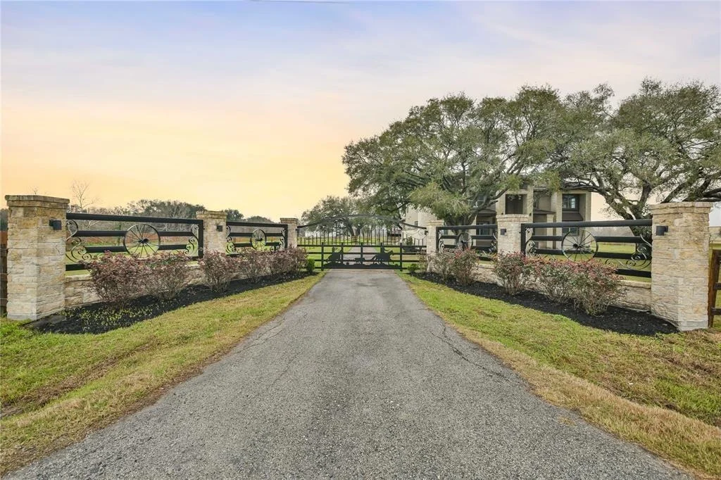 Photo of 7737 Brookside Road