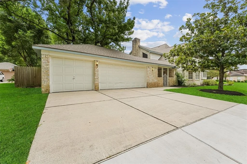 Photo of 8003 Hurst Forest Drive