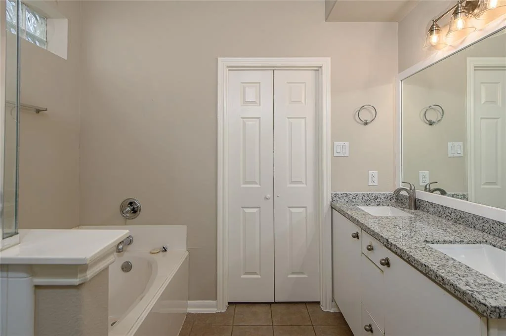 Photo of 815 Forest Bark Lane