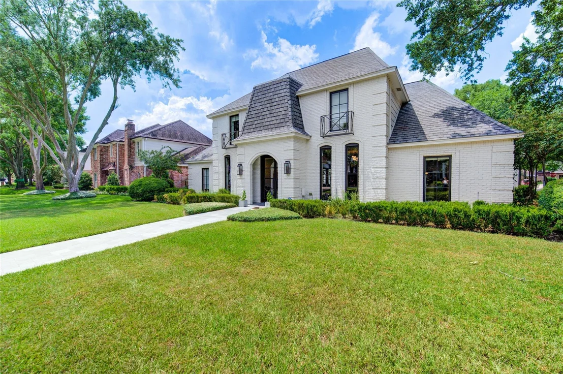 Photo of 1002 Daria Drive