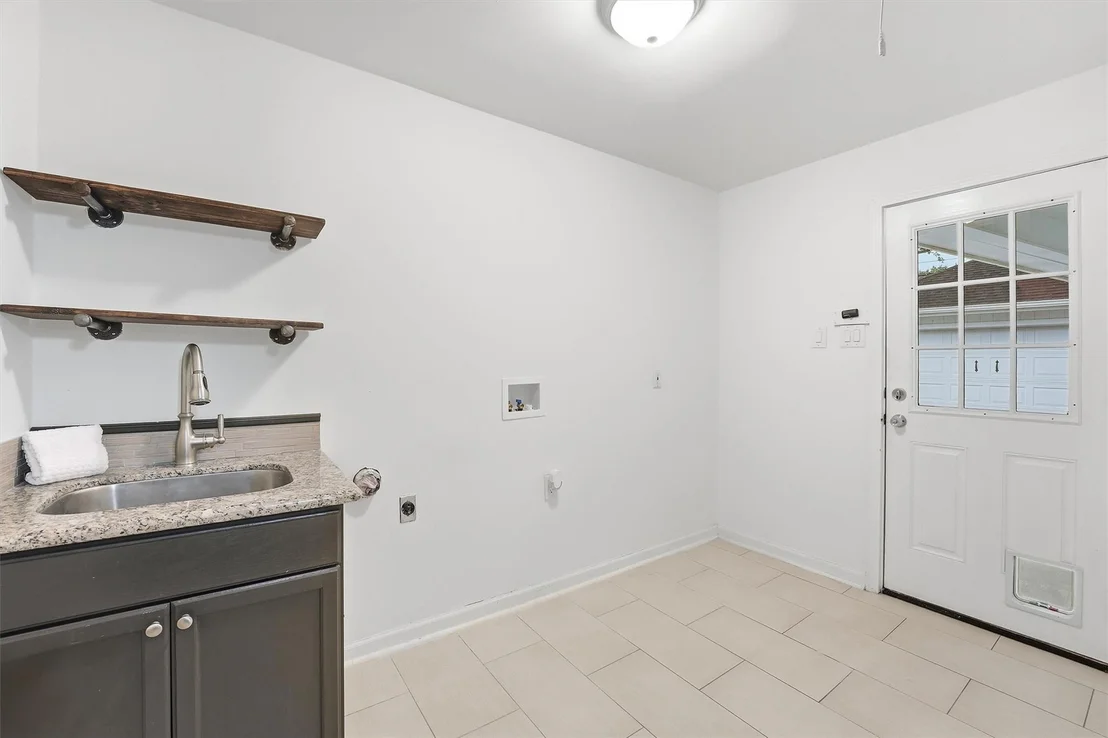 Photo of 215 Whispering Oaks Drive
