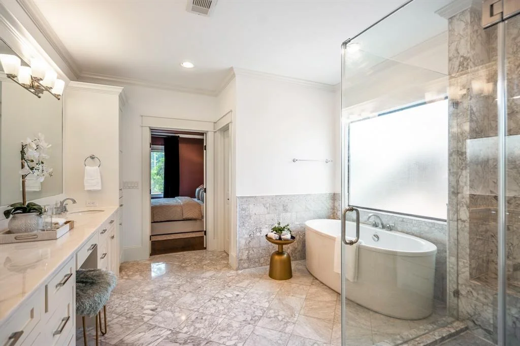 Photo of 6022 Lake Street