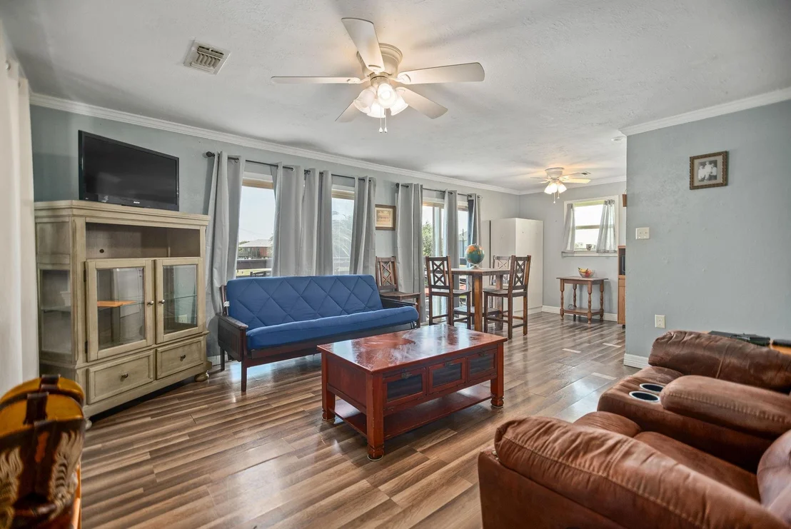 Photo of 654 Calumet Drive