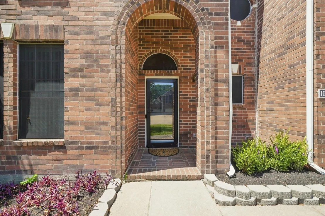 Photo of 10827 Oak Acres Drive