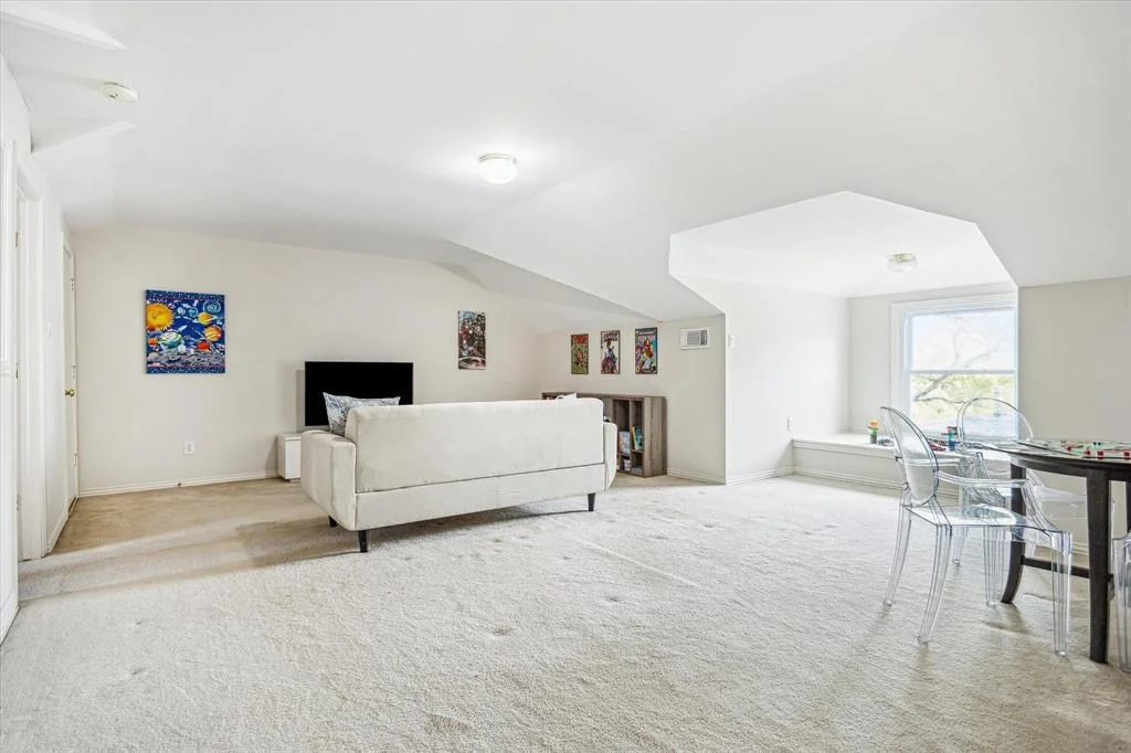Photo of 6105 Annapolis Street