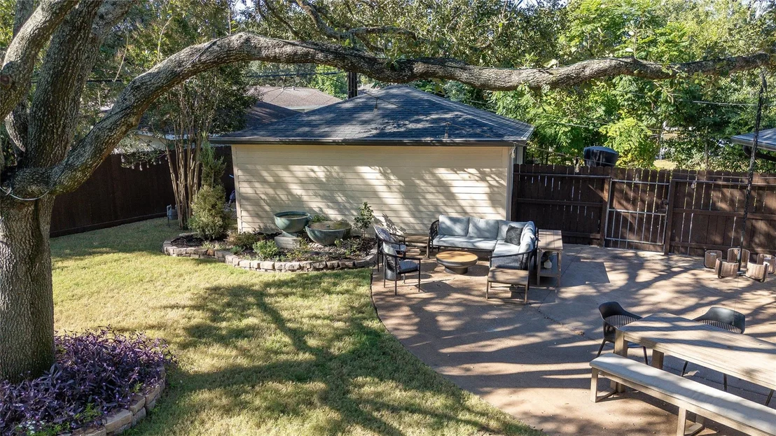 Photo of 5739 Valkeith Drive