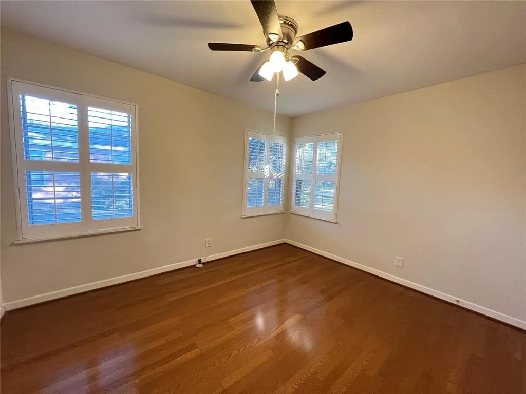 Photo of 4602 Redstart Street