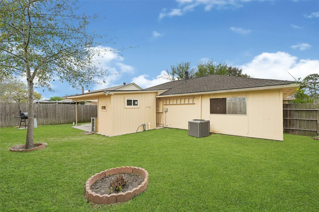 Photo of 20011 Lions Gate Drive