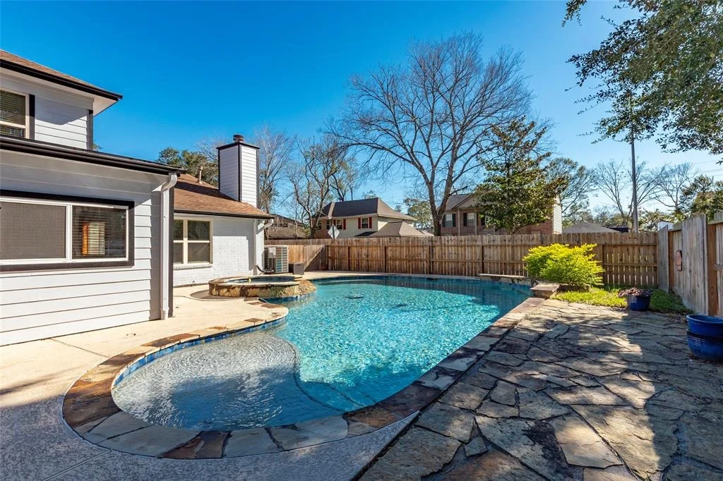 Photo of 2302 Parkview Drive