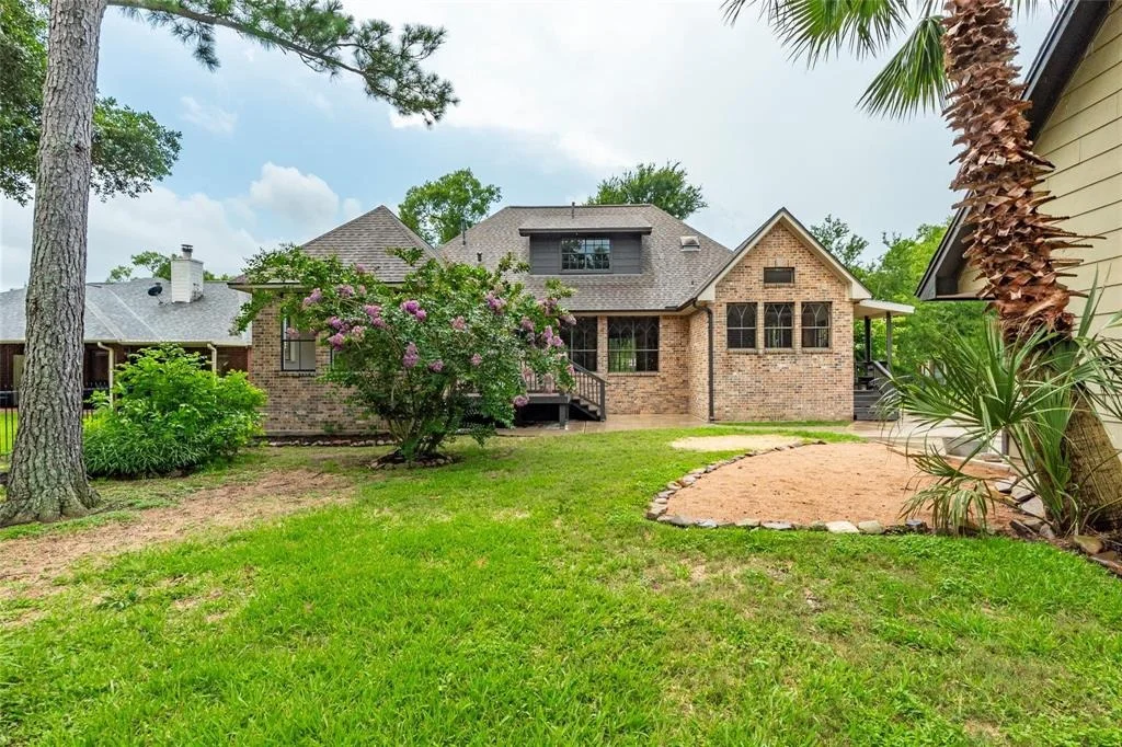 Photo of 2209 Oak Drive