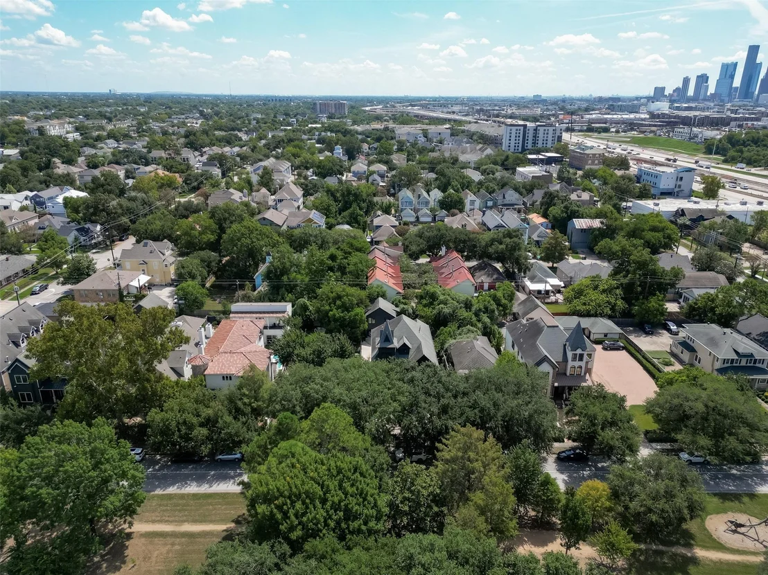 Photo of 434 Heights Boulevard