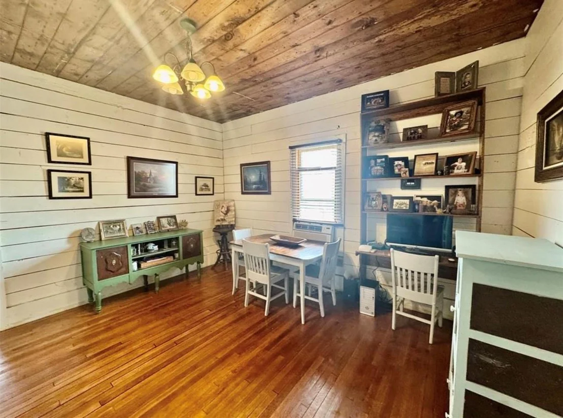 Photo of 188 Elm Street
