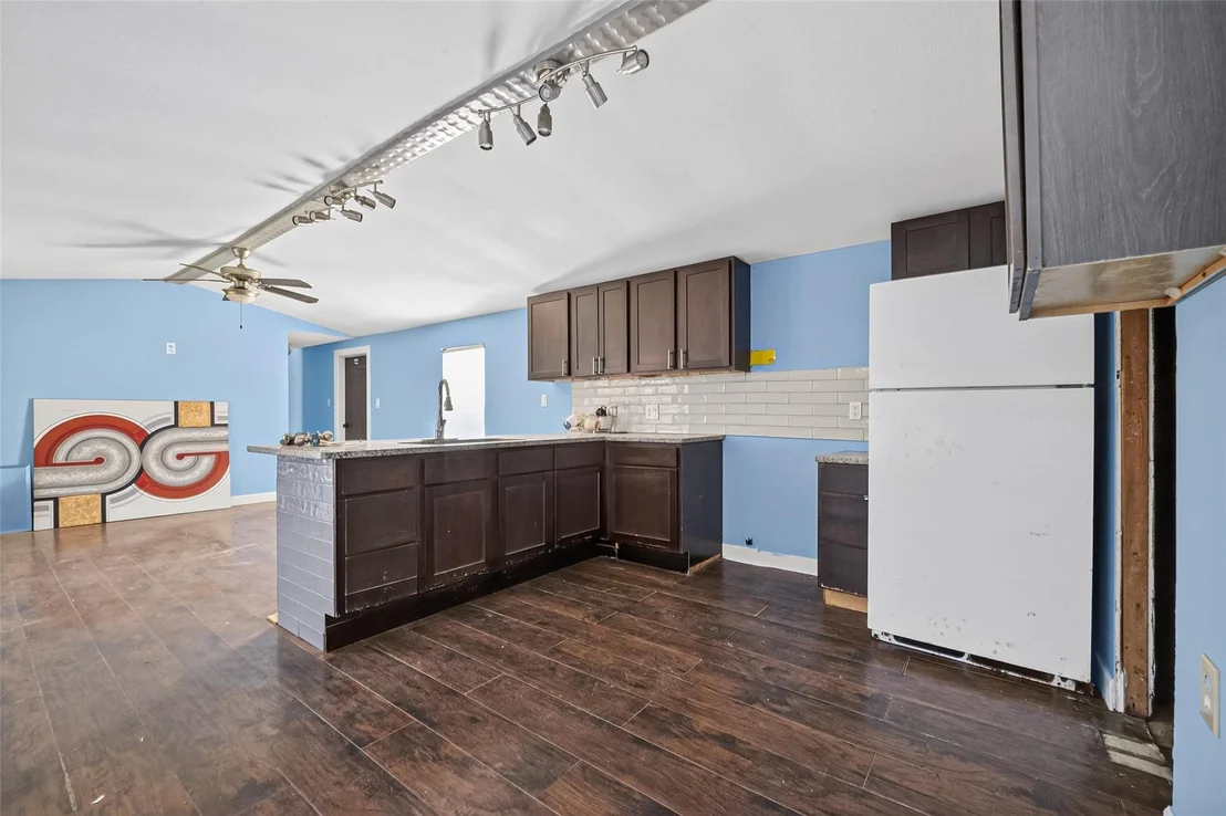 Photo of 1289 Road 5100
