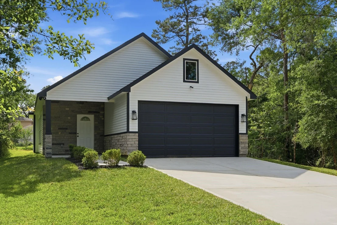 Photo of 15011 Indian Hill Trail
