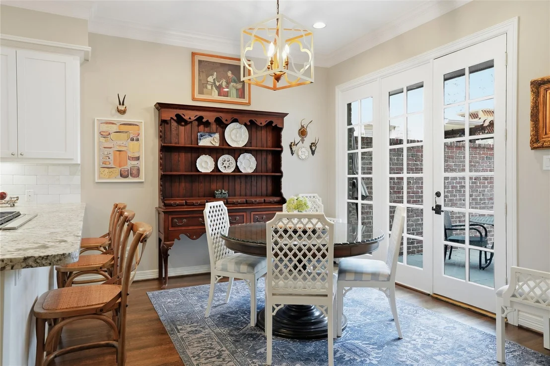 Photo of 207 Sugarberry Circle