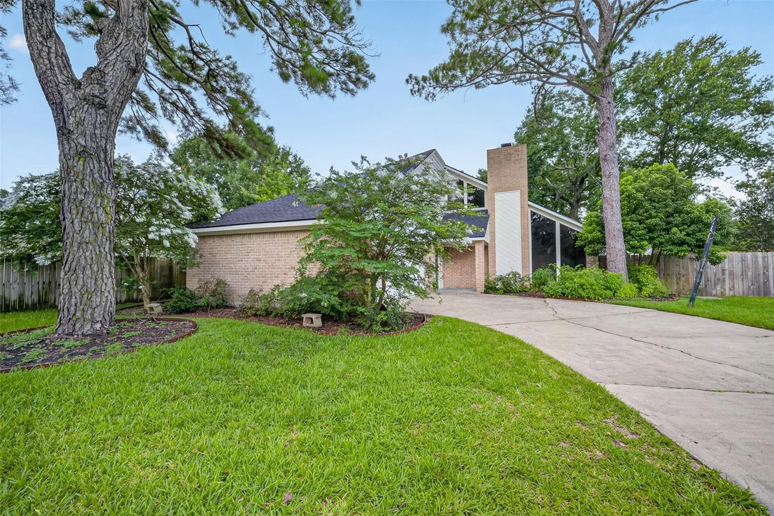 Photo of 7111 Halfpenny Road