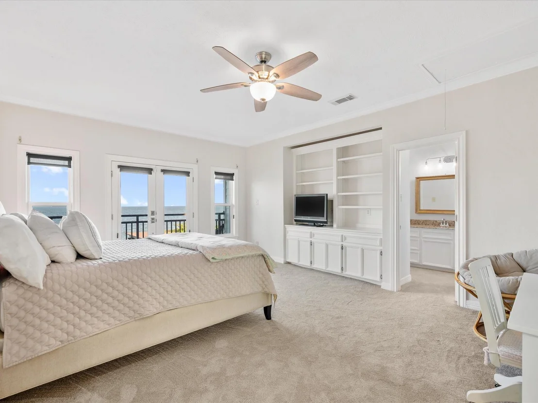 Photo of 993 Sandy Court