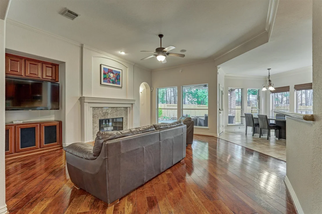 Photo of 11 N French Oaks Circle