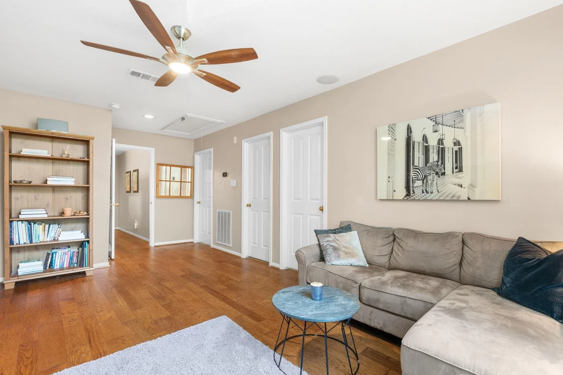 Photo of 15 S Piney Plains Circle